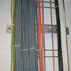 Силовые и слаботочные кабели на вертикальном лотке